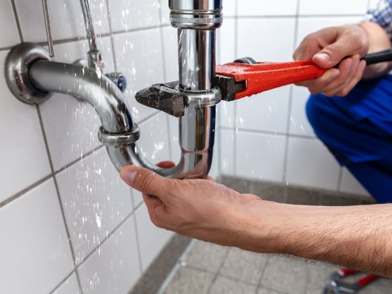 4 Things to Consider Before Hiring A Plumber