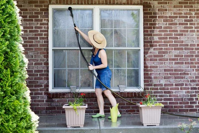 Tips for Maintaining a Beautiful Home This Summer